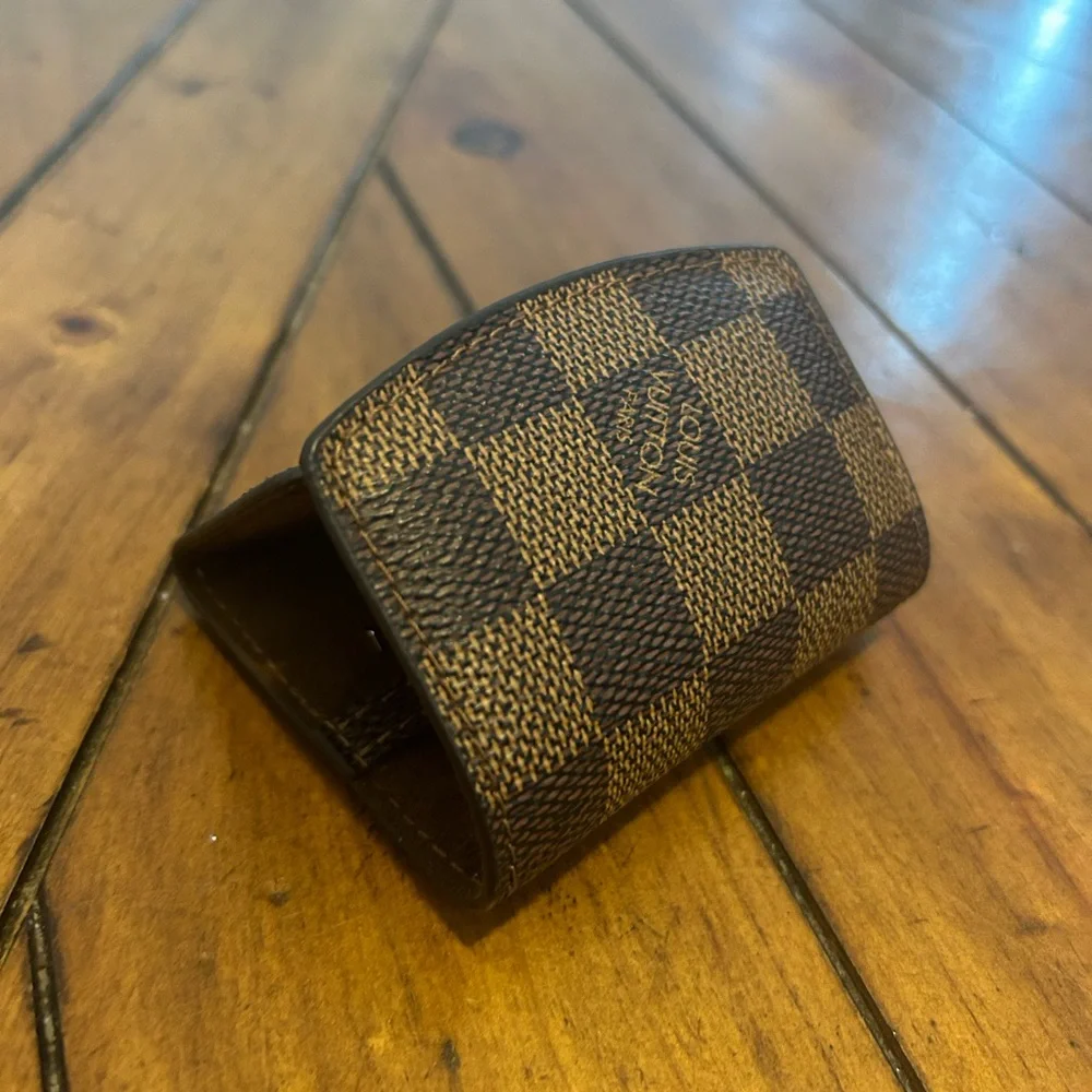 Louis Vuitton Mens handcuff links with case - Picture 7 of 7